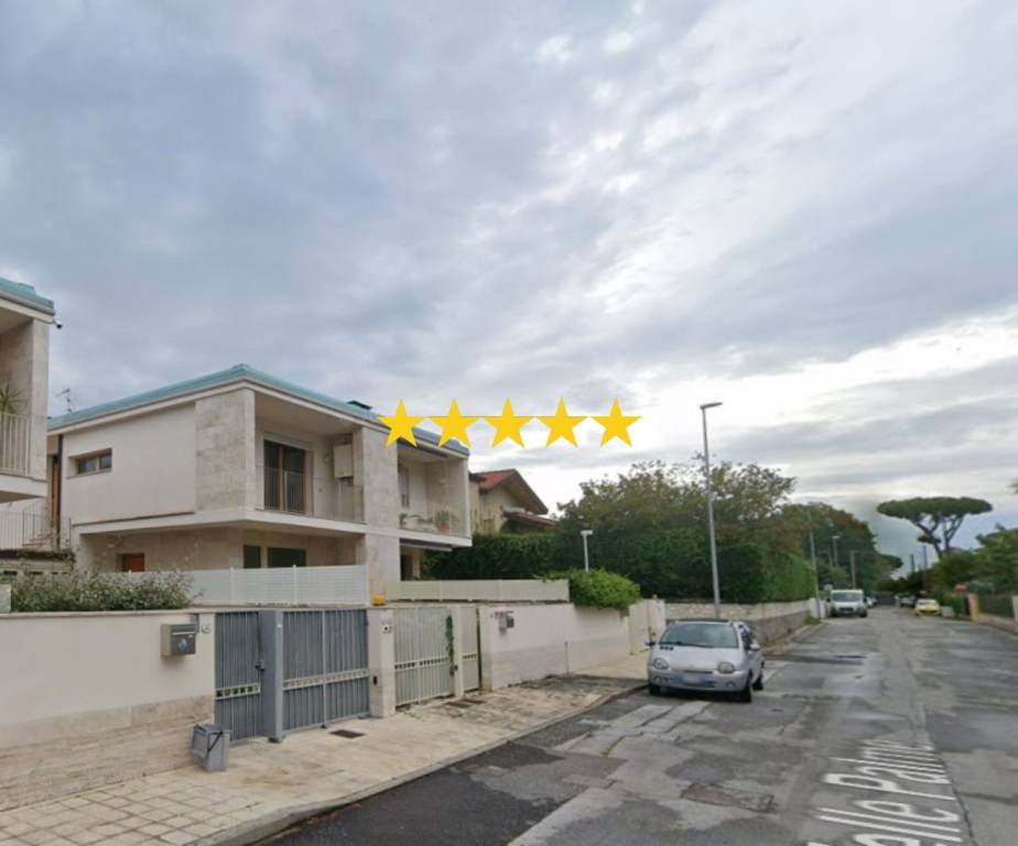 casa indipendente in vendita a Camaiore in zona Lido di Camaiore