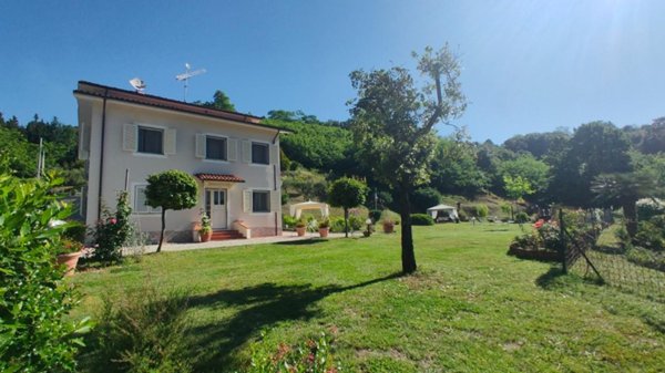 casa indipendente in vendita a Camaiore in zona Nocchi