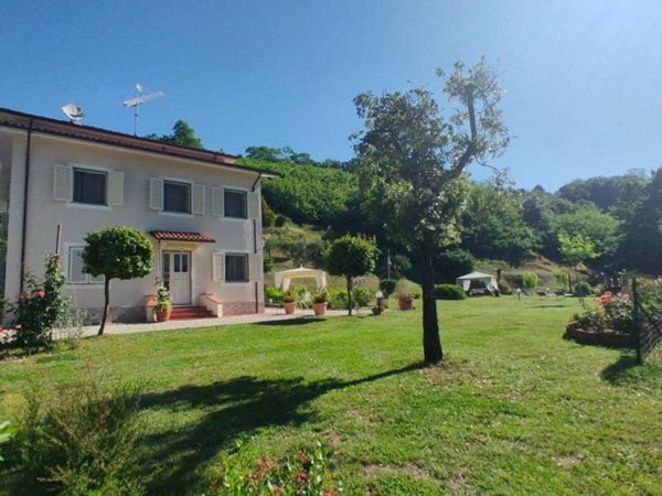 casa indipendente in vendita a Camaiore
