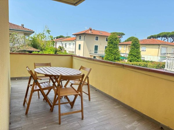 appartamento in vendita a Camaiore in zona Lido di Camaiore