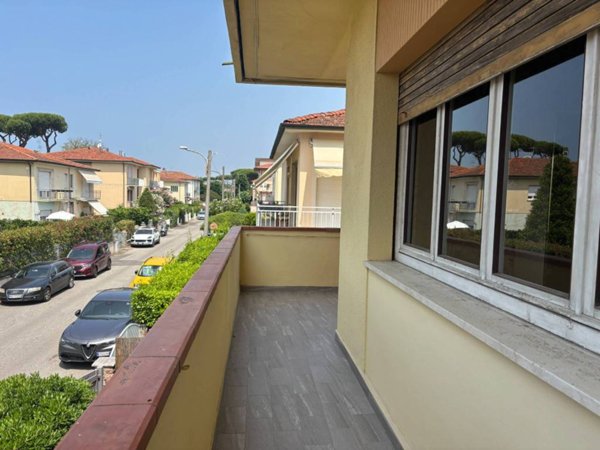 appartamento in vendita a Camaiore in zona Lido di Camaiore
