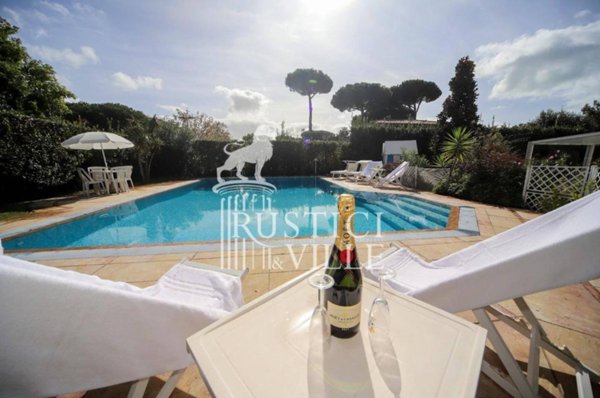 casa indipendente in vendita a Camaiore in zona Lido di Camaiore
