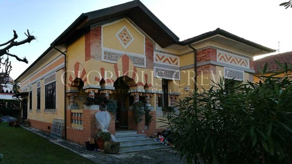casa indipendente in vendita a Camaiore