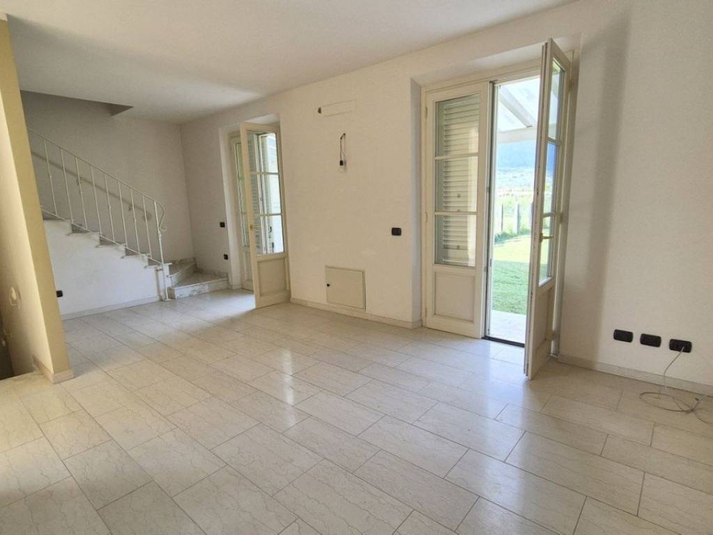 casa indipendente in vendita a Camaiore in zona Capezzano Pianore