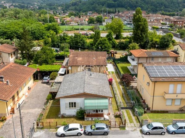 casa indipendente in vendita a Camaiore