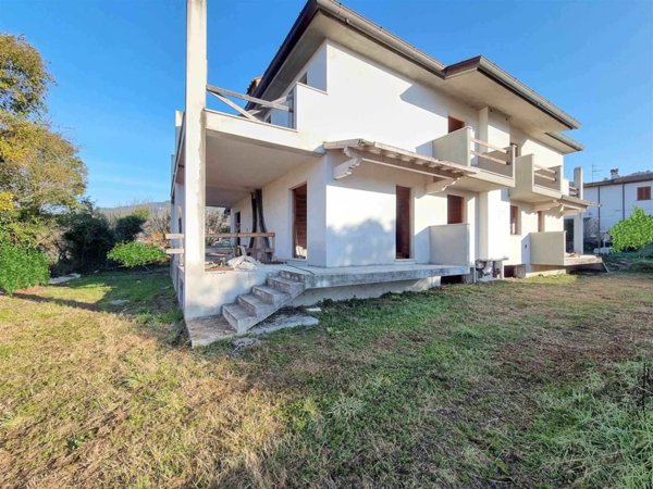 villa in vendita a Camaiore in zona Capezzano Pianore