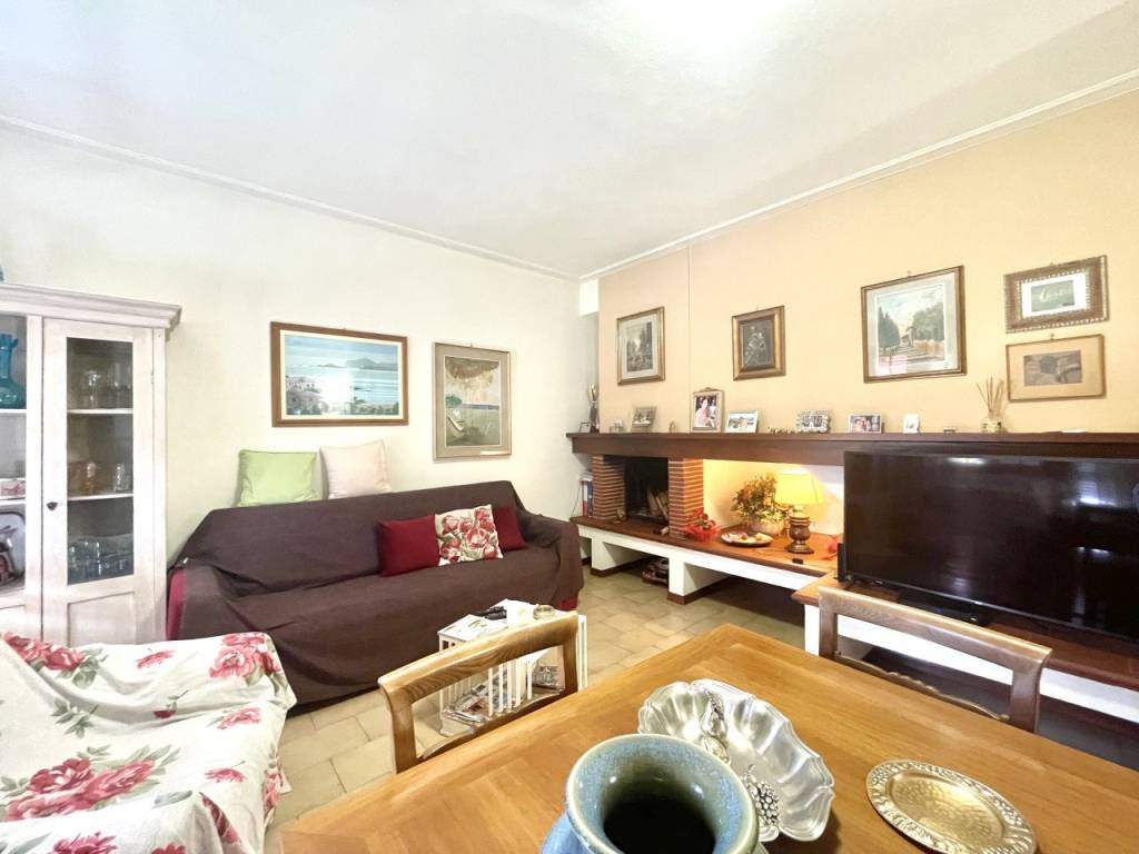 appartamento in vendita a Camaiore in zona Lido di Camaiore