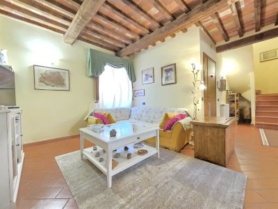 casa indipendente in vendita a Camaiore