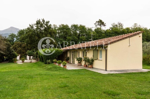 casa indipendente in vendita a Camaiore