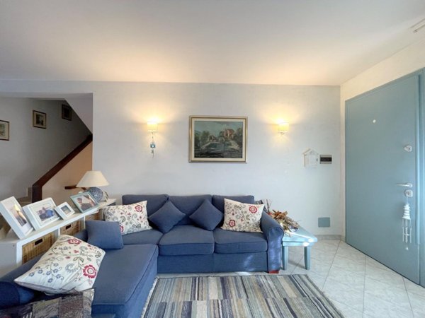 casa indipendente in vendita a Camaiore in zona Capezzano Pianore
