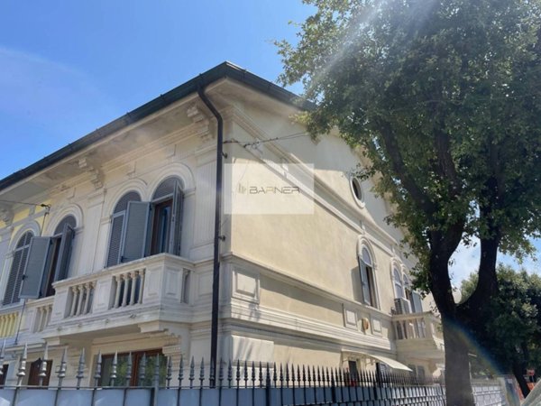 appartamento in vendita a Camaiore in zona Lido di Camaiore