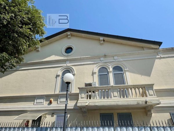 appartamento in vendita a Camaiore in zona Lido di Camaiore