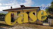 casa indipendente in vendita a Camaiore
