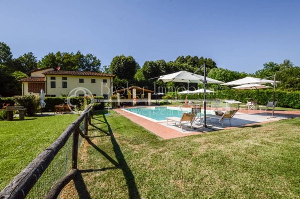 casa indipendente in vendita a Camaiore
