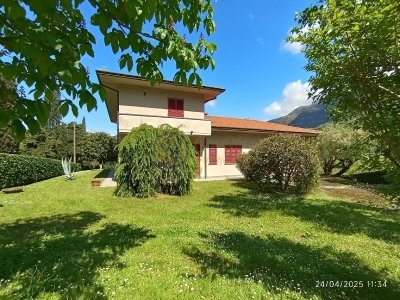 casa indipendente in vendita a Camaiore