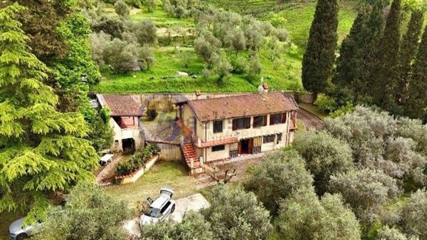 casa indipendente in vendita a Camaiore