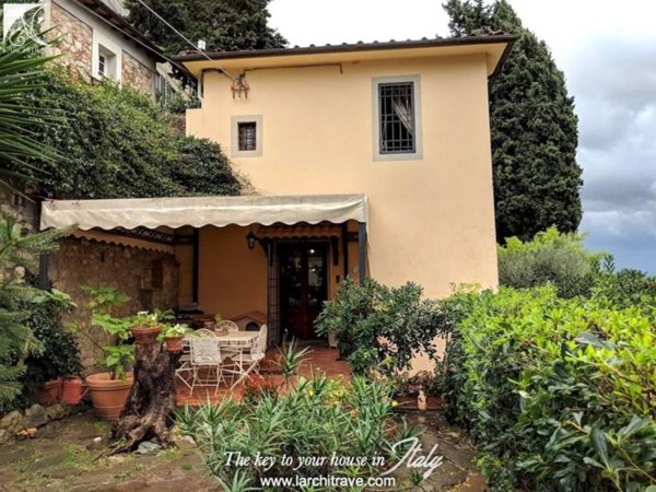 casa indipendente in vendita a Camaiore