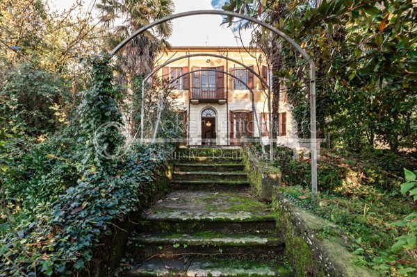 casa indipendente in vendita a Camaiore