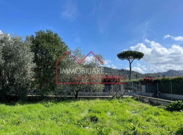 casa indipendente in vendita a Camaiore in zona Capezzano Pianore
