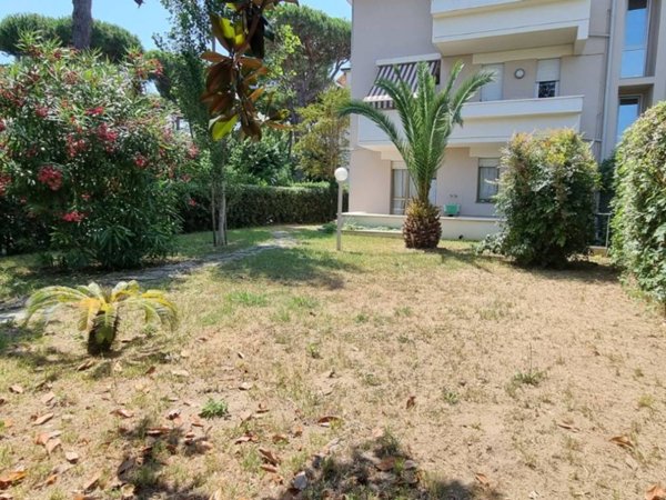 appartamento in vendita a Camaiore in zona Lido di Camaiore
