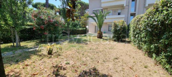 appartamento in vendita a Camaiore in zona Lido di Camaiore