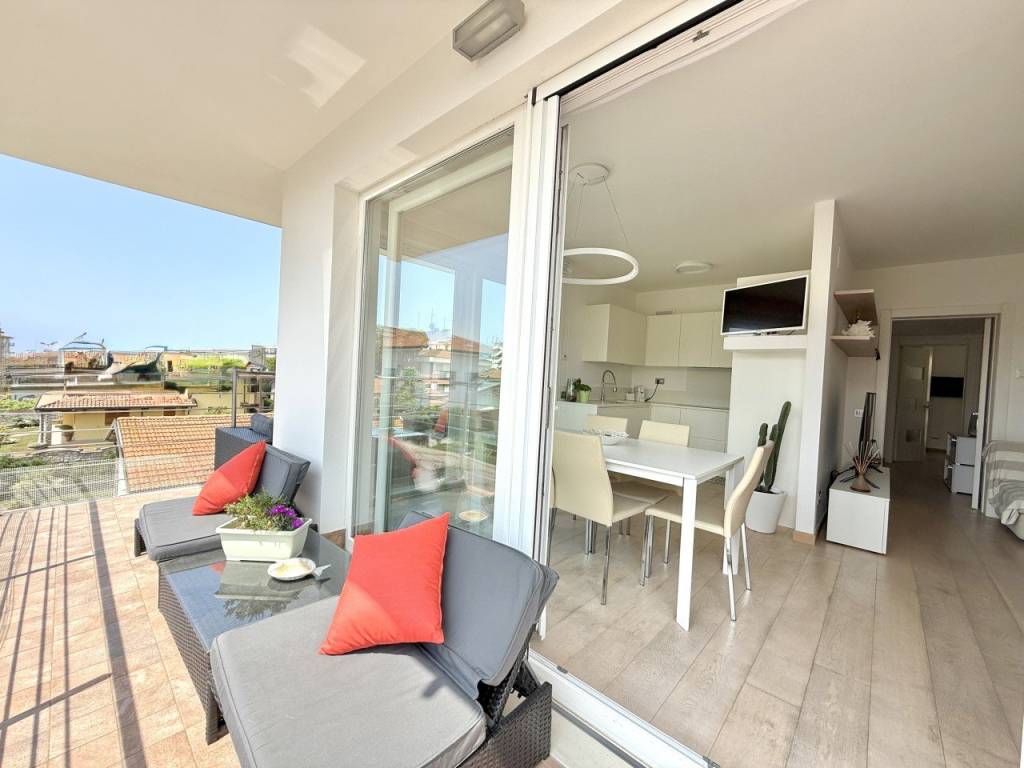 appartamento in vendita a Camaiore in zona Lido di Camaiore