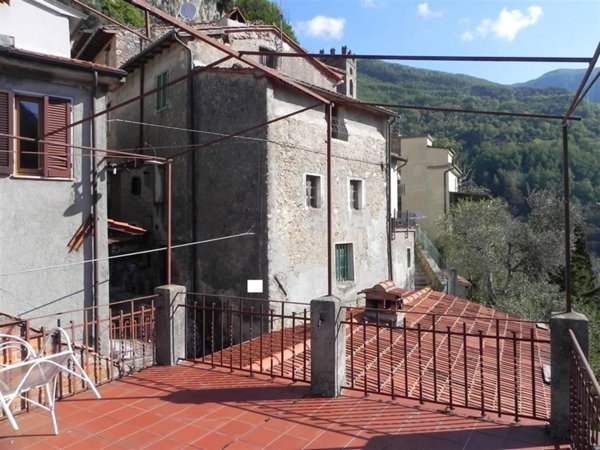 casale in vendita a Camaiore