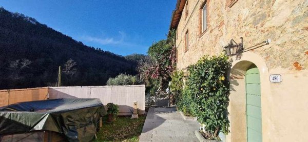 casale in vendita a Camaiore