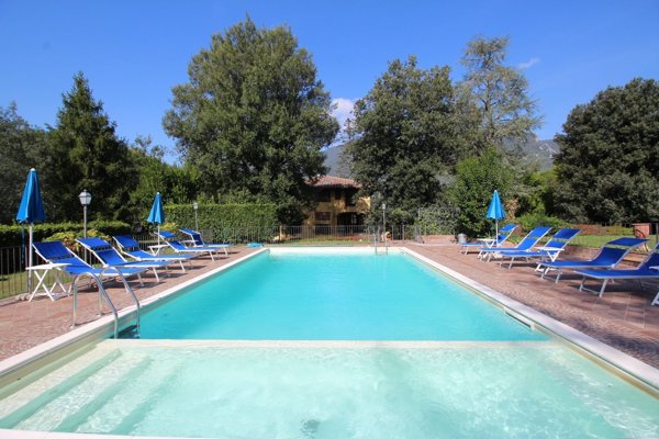 casale in vendita a Camaiore