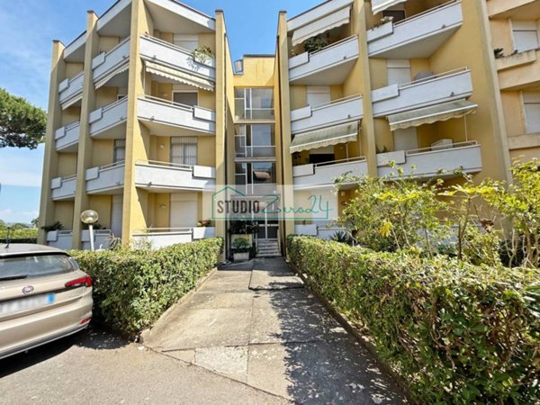 appartamento in vendita a Camaiore in zona Lido di Camaiore