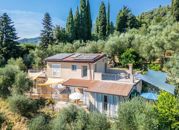 casa indipendente in vendita a Camaiore