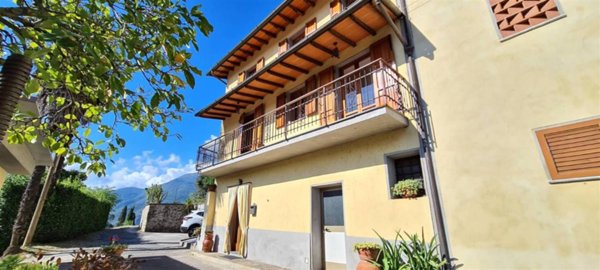 casale in vendita a Camaiore