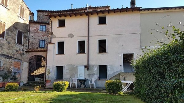 casale in vendita a Camaiore