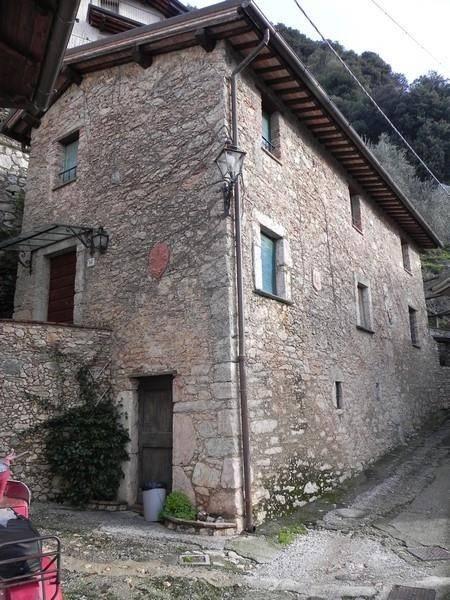 casale in vendita a Camaiore