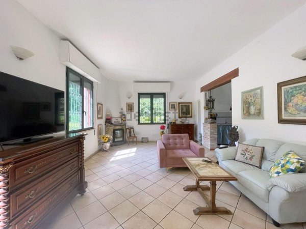 casa indipendente in vendita a Camaiore