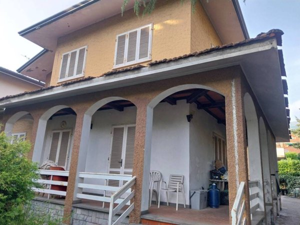 casa indipendente in vendita a Camaiore