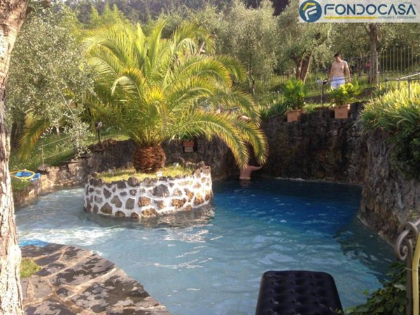 casa indipendente in vendita a Camaiore in zona Montemagno