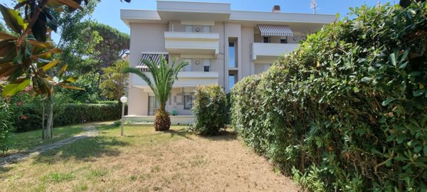 appartamento in vendita a Camaiore in zona Lido di Camaiore