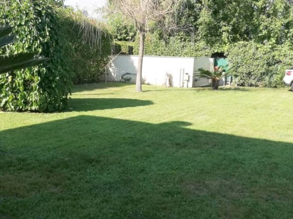 casa indipendente in vendita a Camaiore in zona Lido di Camaiore