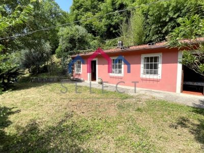 casa indipendente in vendita a Camaiore