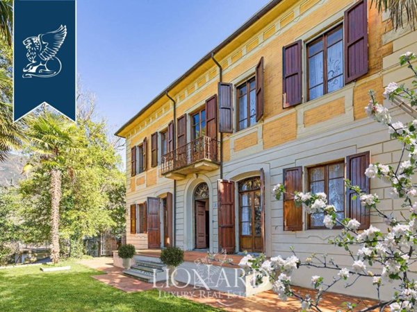 casa indipendente in vendita a Camaiore