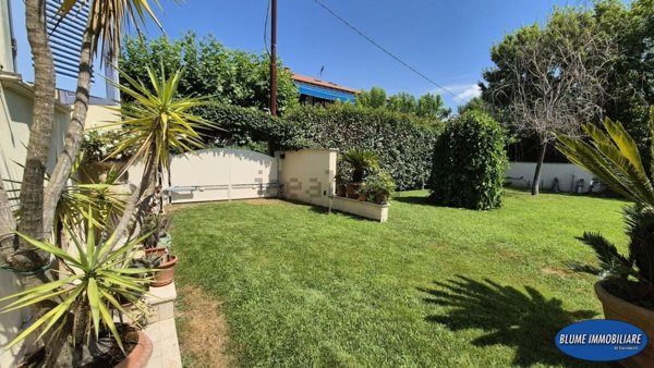 casa indipendente in vendita a Camaiore