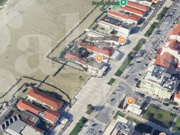 appartamento in vendita a Camaiore in zona Lido di Camaiore