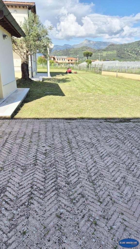 casa indipendente in vendita a Camaiore in zona Capezzano Pianore