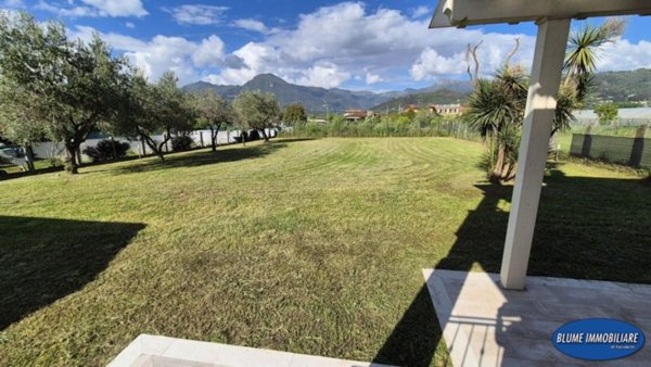 casa indipendente in vendita a Camaiore in zona Capezzano Pianore