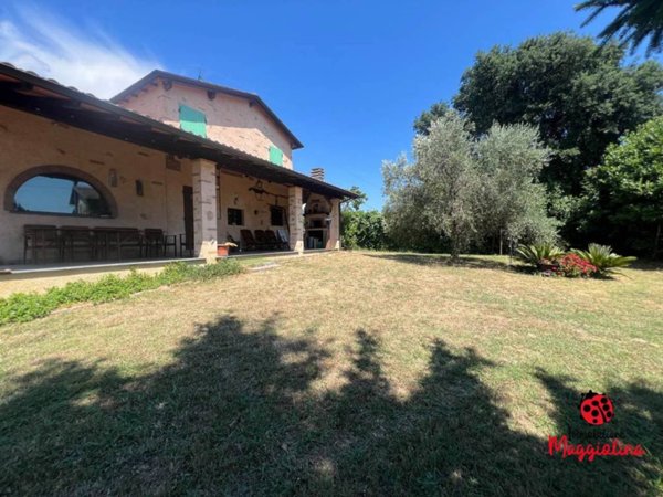 casa indipendente in vendita a Camaiore in zona Santa Lucia