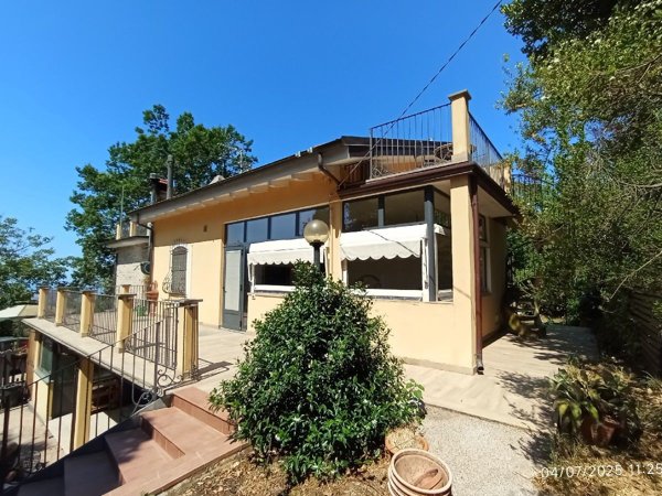 casa indipendente in vendita a Camaiore