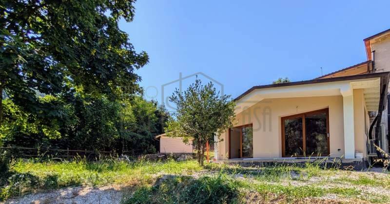 casa indipendente in vendita a Camaiore
