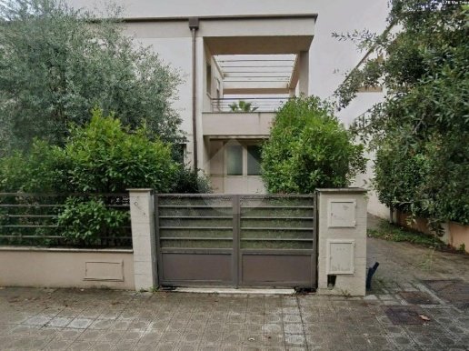 casa indipendente in vendita a Camaiore in zona Lido di Camaiore