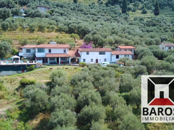 casa indipendente in vendita a Camaiore